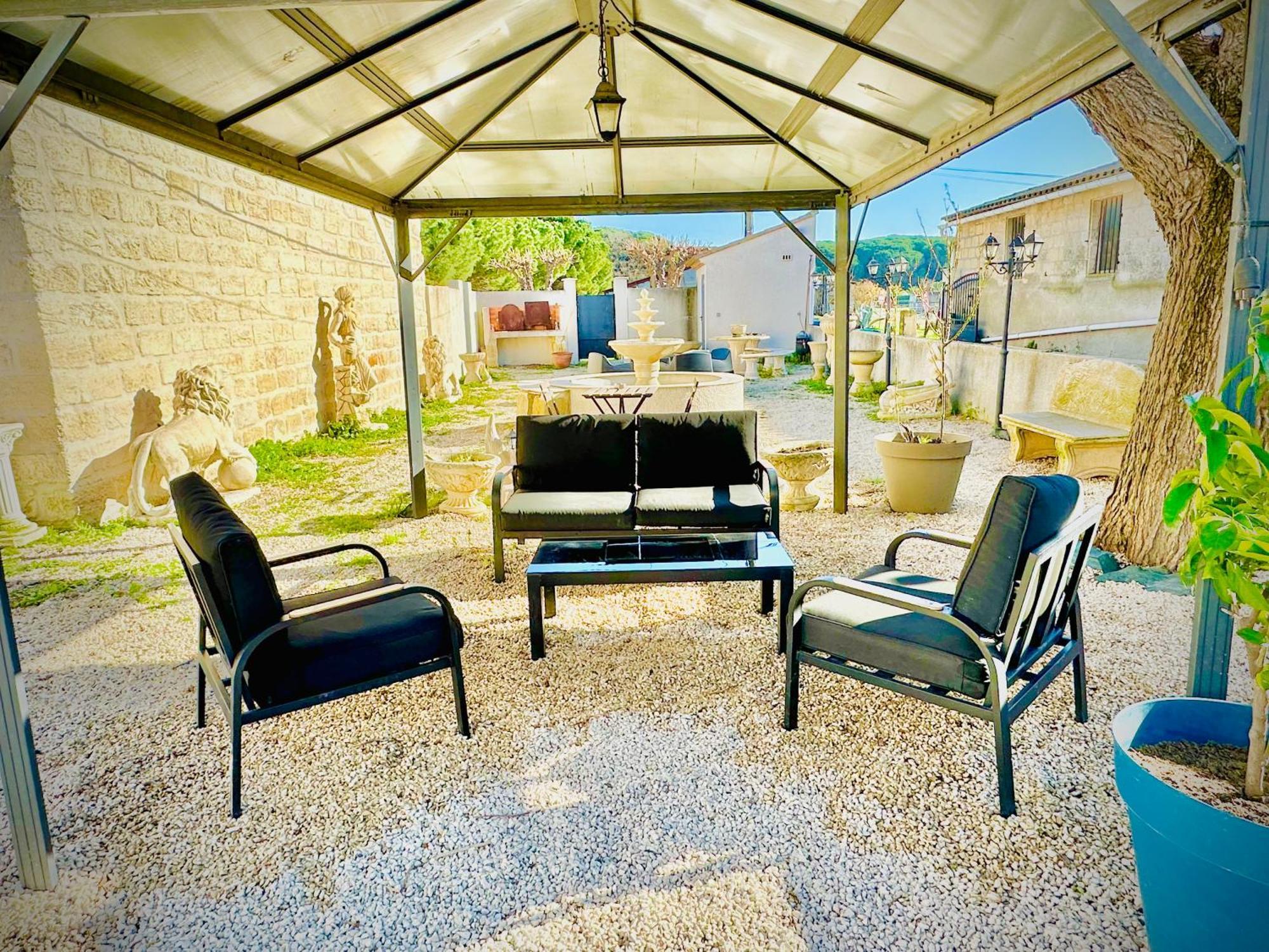 Les Appartements Du Mas - Emeraude Aigues-Mortes Exteriör bild