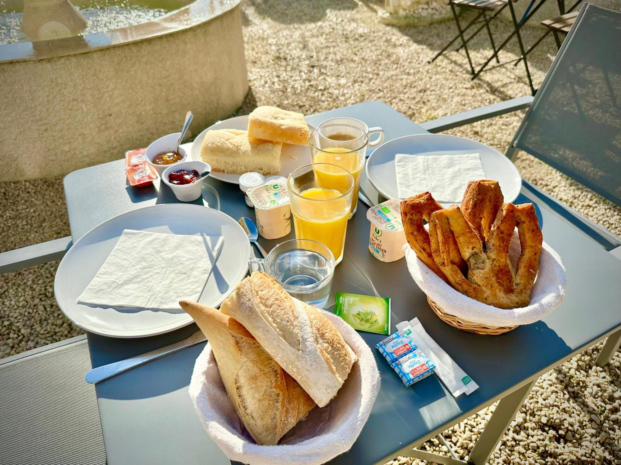 Les Appartements Du Mas - Emeraude Aigues-Mortes Exteriör bild